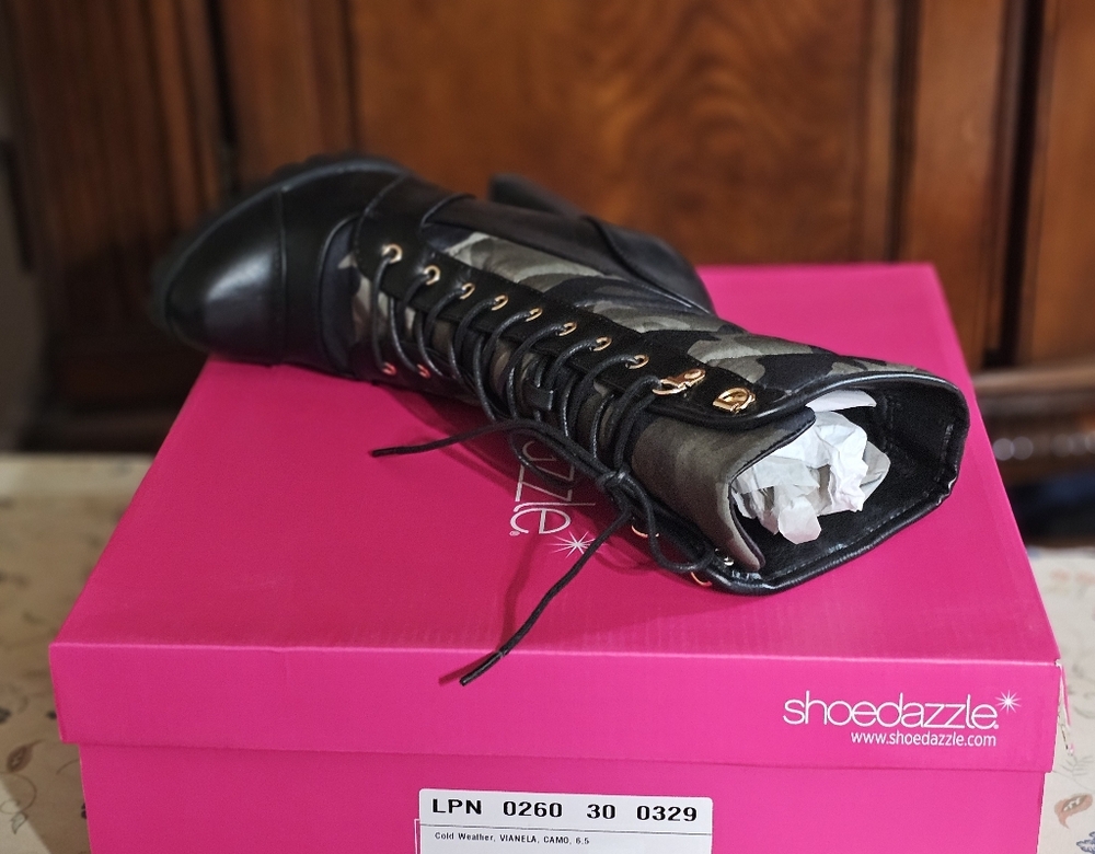Boots - Picture 3 of 3